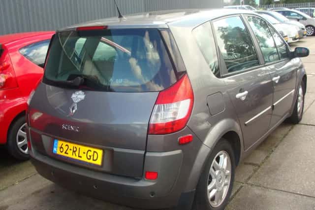 Renault Scénic (2005) thumbnail 4