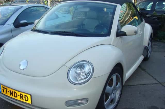 Volkswagen New Beetle (2003) thumbnail 3