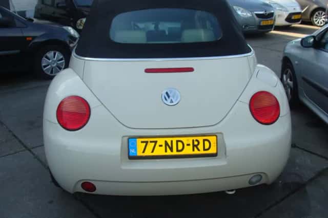 Volkswagen New Beetle (2003) thumbnail 5
