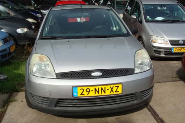 Ford Fiesta (2004) thumbnail 2