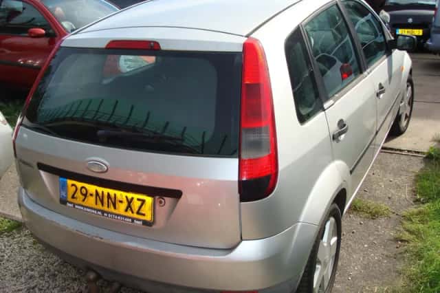 Ford Fiesta (2004) thumbnail 4