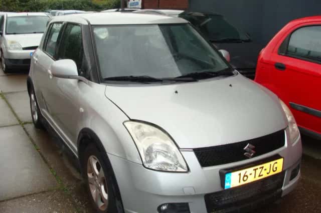 Suzuki Swift (2007) thumbnail 1