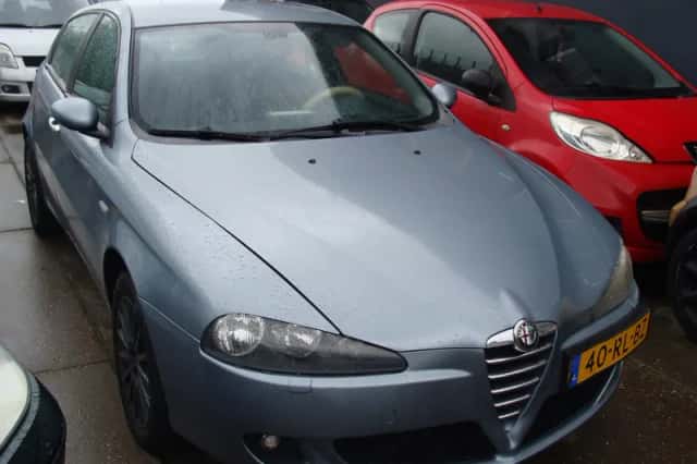 Alfa Romeo 147 (2005) thumbnail 1