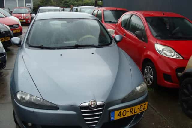 Alfa Romeo 147 (2005) thumbnail 2