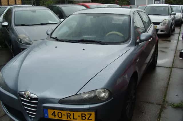 Alfa Romeo 147 (2005) thumbnail 3
