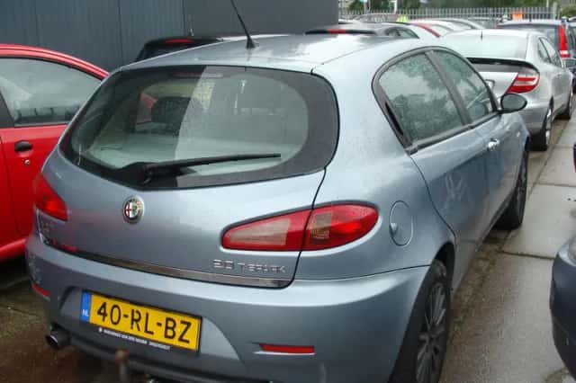 Alfa Romeo 147 (2005) thumbnail 4