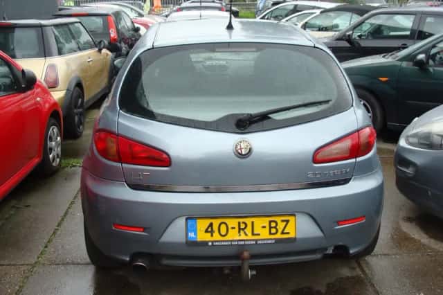 Alfa Romeo 147 (2005) thumbnail 5