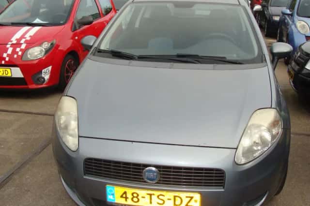 Fiat Grande Punto (2007) thumbnail 2
