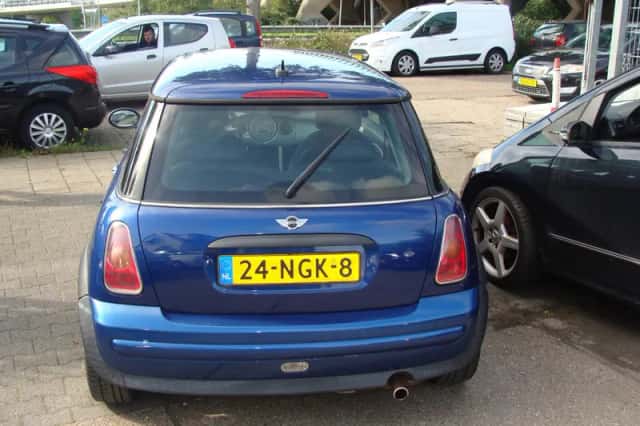 MINI One (2003) thumbnail 5