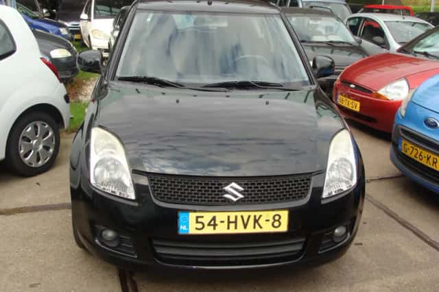 Suzuki Swift (2009) thumbnail 2