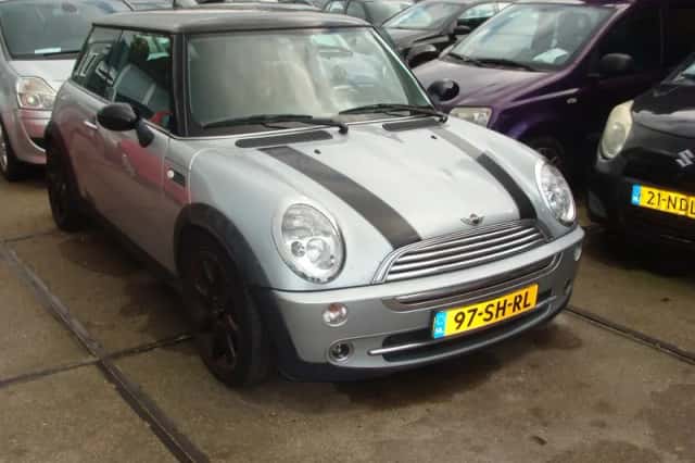 MINI Cooper (2006) thumbnail 1