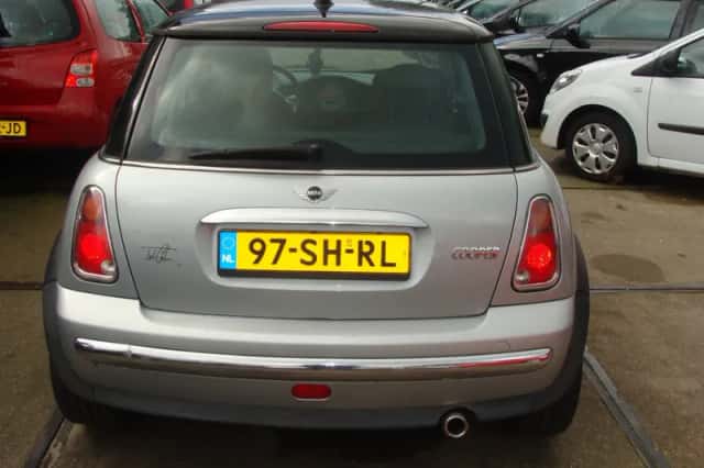 MINI Cooper (2006) thumbnail 5