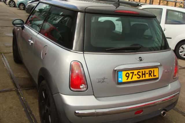 MINI Cooper (2006) thumbnail 6