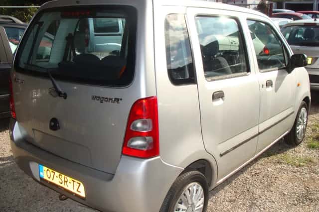 Suzuki Wagon R+ (2006) thumbnail 4