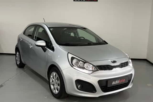 Kia Rio (2011) thumbnail 3