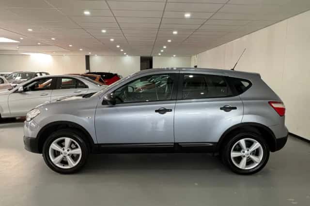 Nissan Qashqai (2010) thumbnail 2