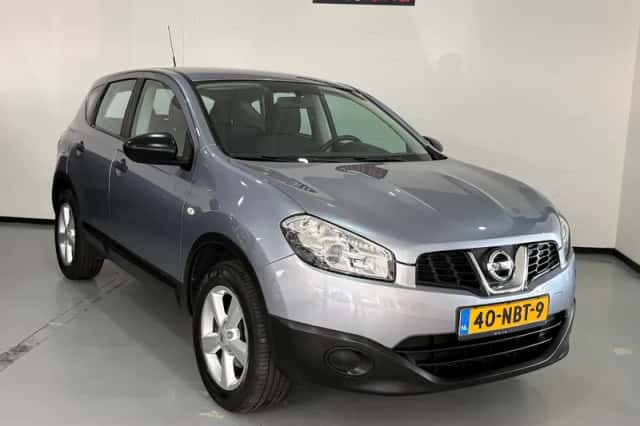 Nissan Qashqai (2010) thumbnail 3