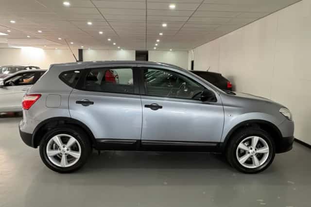 Nissan Qashqai (2010) thumbnail 5