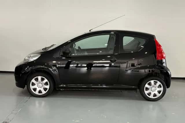 Peugeot 107 (2011) thumbnail 2