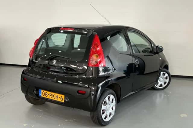 Peugeot 107 (2011) thumbnail 6