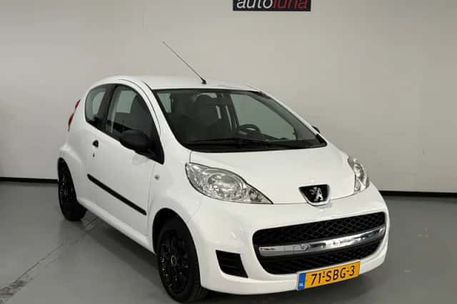Peugeot 107 (2011) thumbnail 3