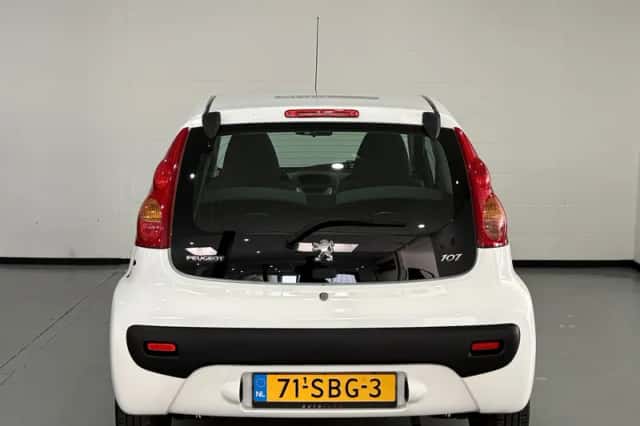 Peugeot 107 (2011) thumbnail 5
