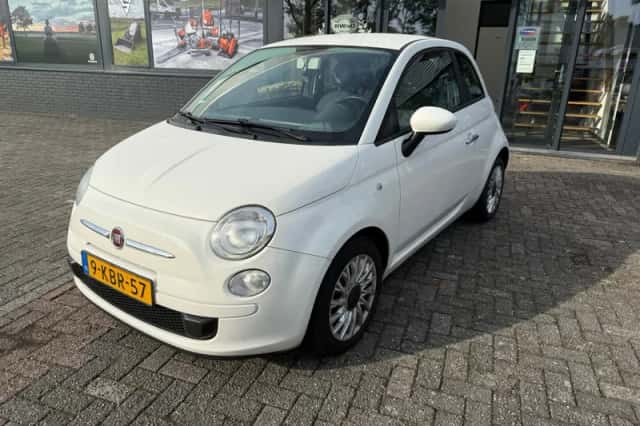 Fiat 500 (2013) thumbnail 2
