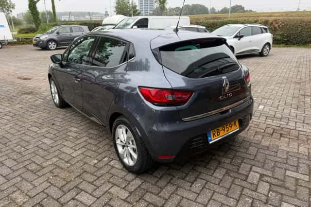 Renault Clio (2017) thumbnail 5