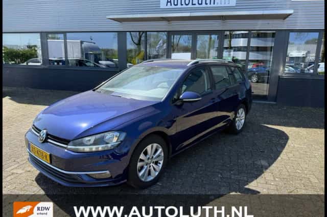Volkswagen Golf (2019) thumbnail 2