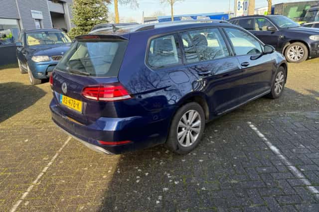 Volkswagen Golf (2019) thumbnail 3