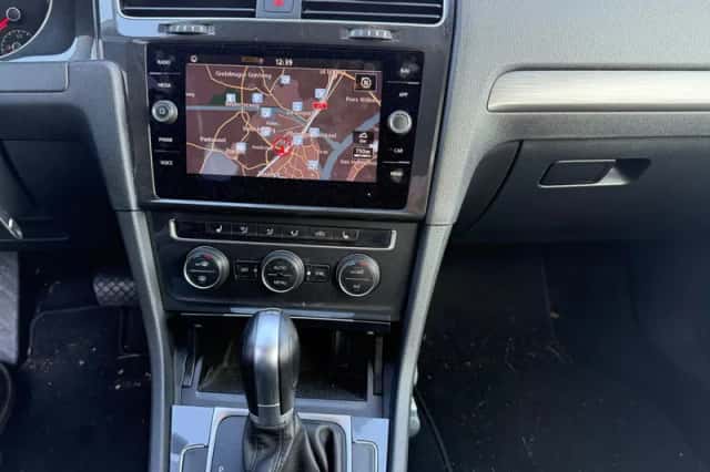 Volkswagen Golf (2019) thumbnail 5