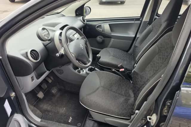 Peugeot 107 (2011) thumbnail 5