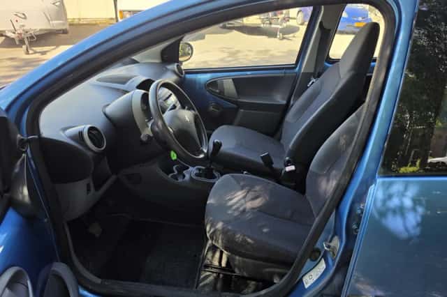 Peugeot 107 (2006) thumbnail 5