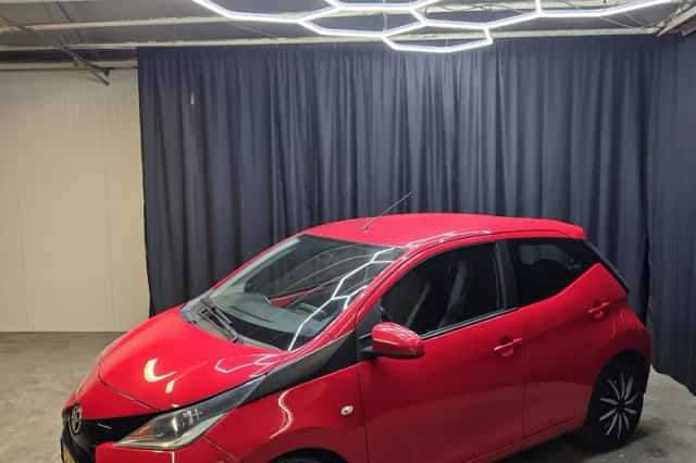Toyota Aygo (2015) thumbnail 3