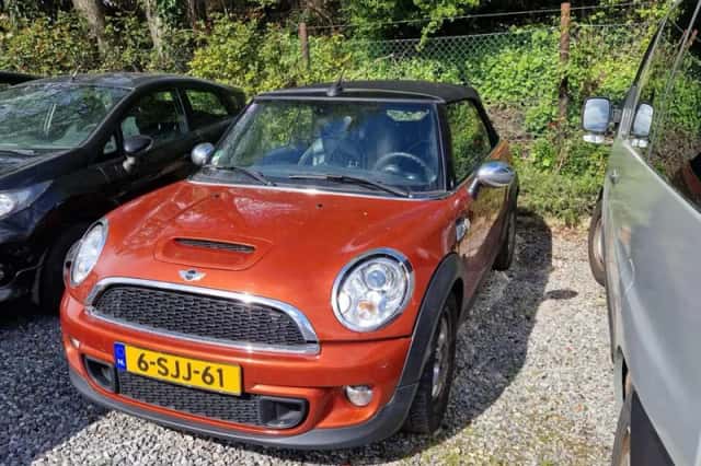 MINI Cabrio (2013) thumbnail 1