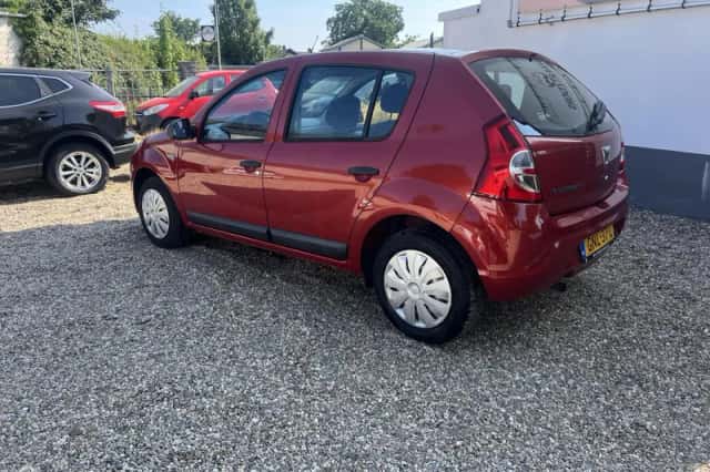 Dacia Sandero (2012) thumbnail 2