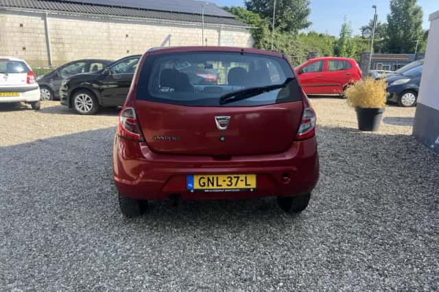 Dacia Sandero (2012) thumbnail 3