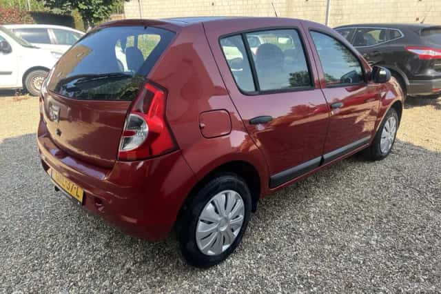 Dacia Sandero (2012) thumbnail 4