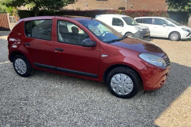 Dacia Sandero (2012) thumbnail 5