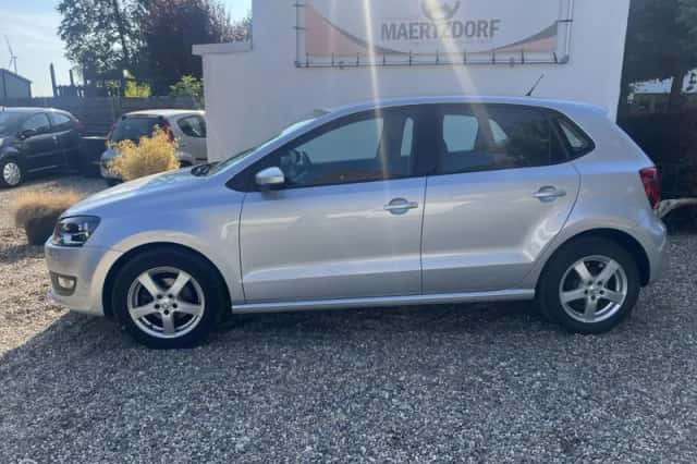 Volkswagen Polo (2012) thumbnail 2