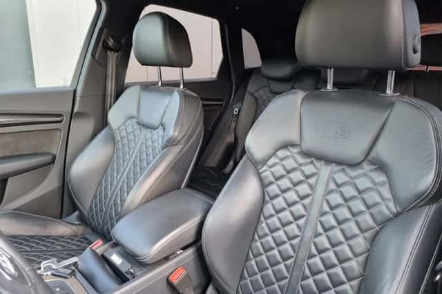 Audi Q5 (2018) thumbnail 2