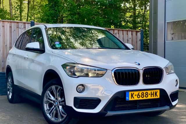 BMW X1 (2017) thumbnail 2