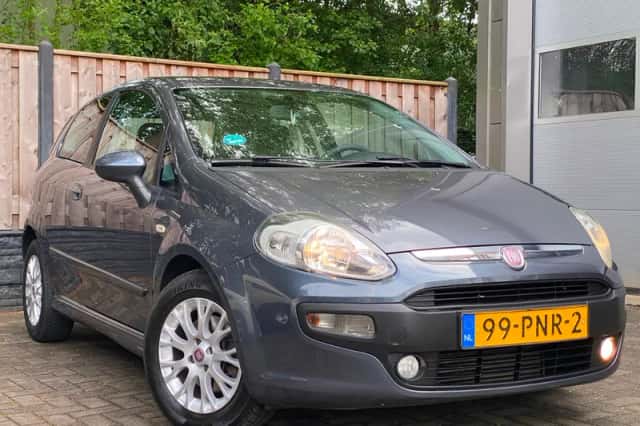 Fiat Punto (2011) thumbnail 2