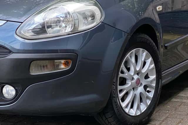 Fiat Punto (2011) thumbnail 3