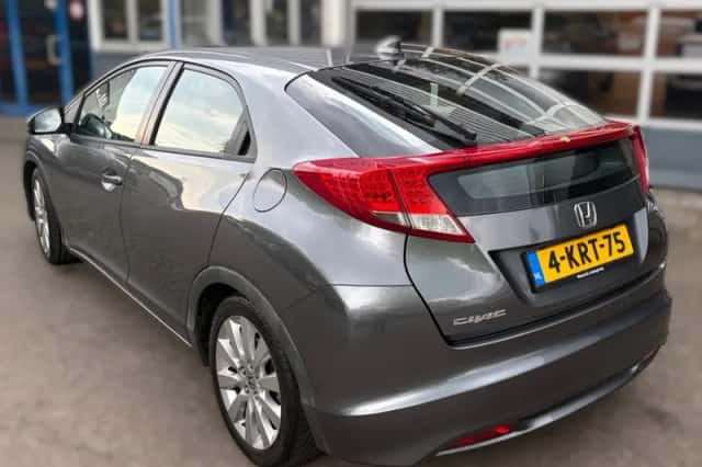 Honda Civic (2013) thumbnail 3