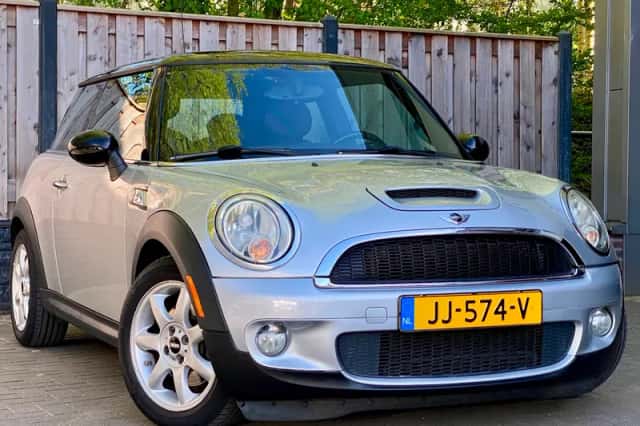 MINI Cooper S (2008) thumbnail 2