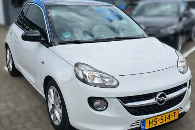 Opel Adam (2015) thumbnail 2