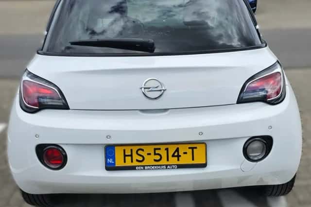 Opel Adam (2015) thumbnail 4