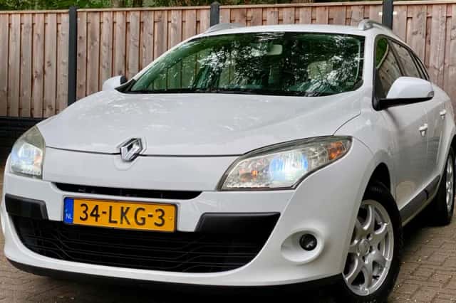 Renault Mégane (2010) thumbnail 1