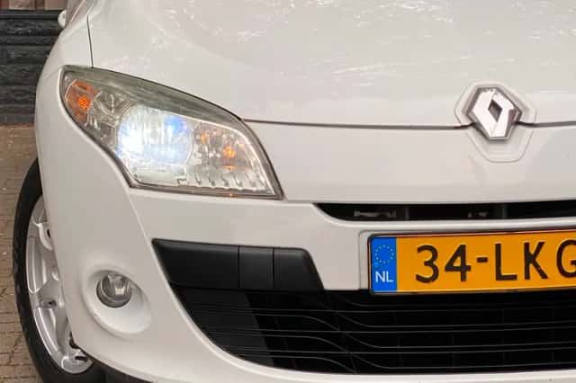 Renault Mégane (2010) thumbnail 4